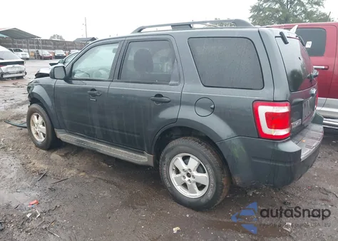2009 Ford Escape Xlt z USA, uszkodzony, nr VIN 1FMCU93739KC47248